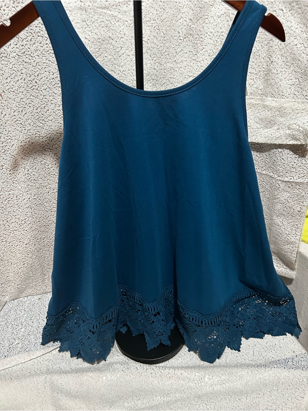 Sleeveless Crochet-Hem Tank Top - Teal